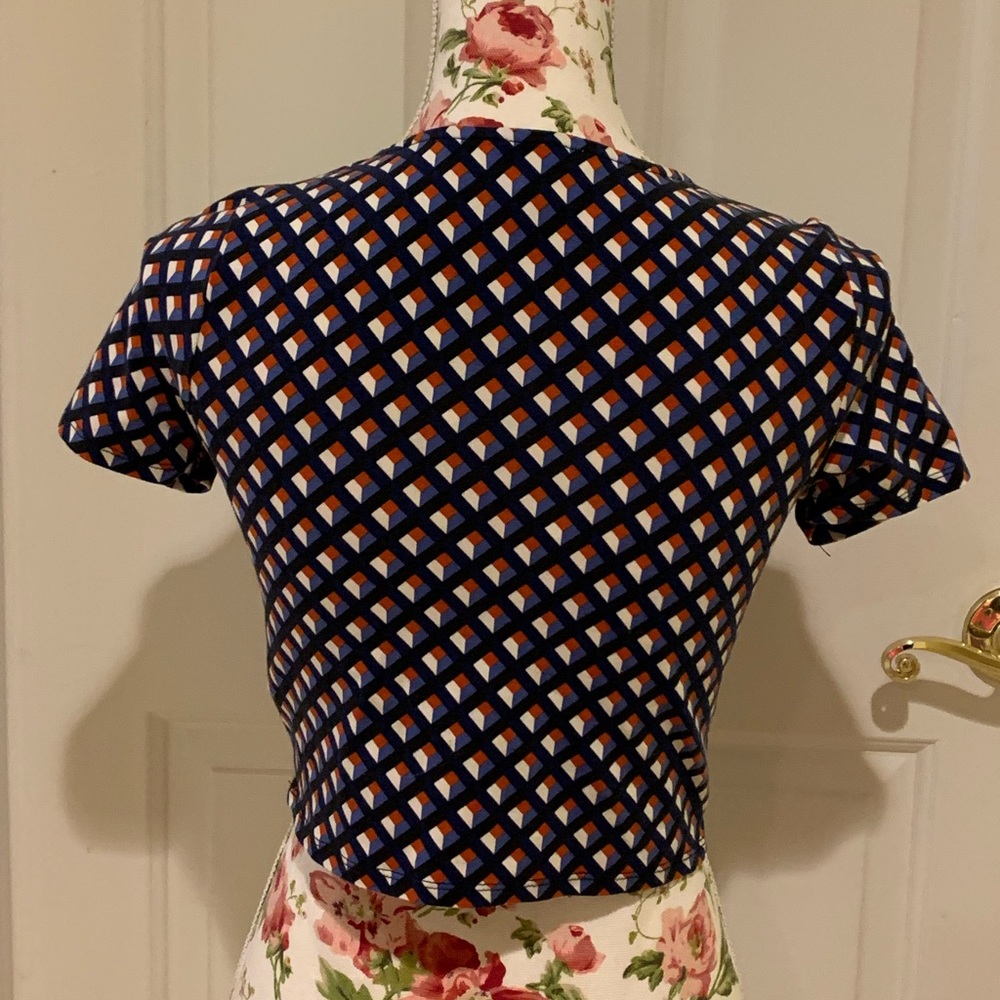 Forever 21 navy crop top with red/white/blue design size Medium - Picture 2 of 6